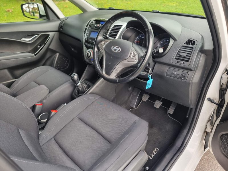 HYUNDAI IX20