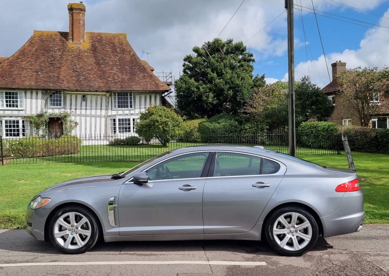 JAGUAR XF