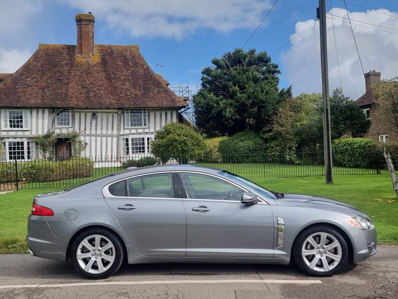JAGUAR XF