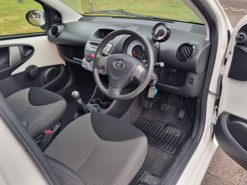 TOYOTA AYGO