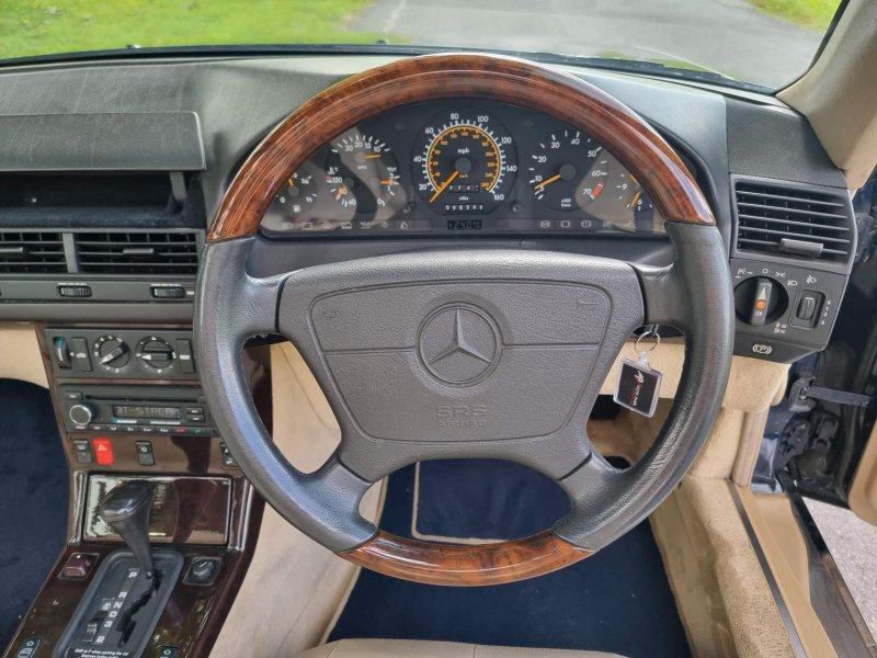 MERCEDES-BENZ SL