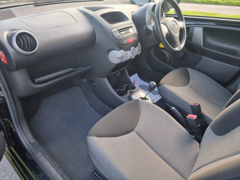 TOYOTA AYGO