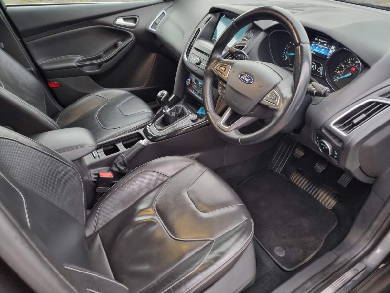 FORD FOCUS