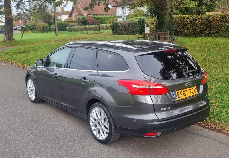 FORD FOCUS