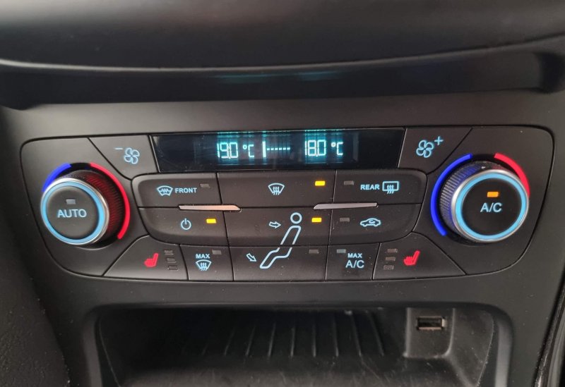 FORD FOCUS