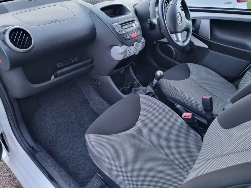 TOYOTA AYGO
