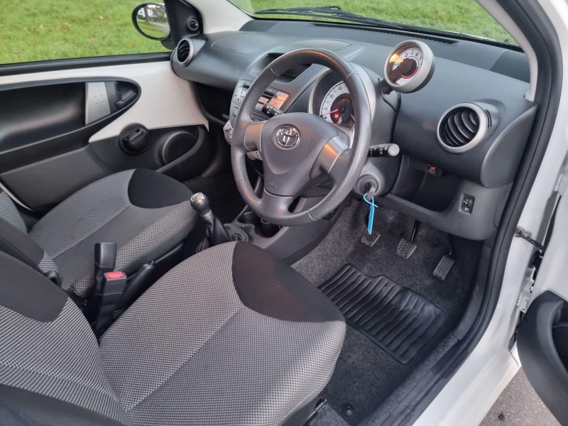 TOYOTA AYGO