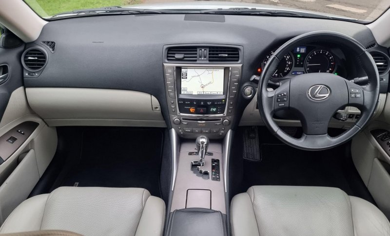 LEXUS IS
