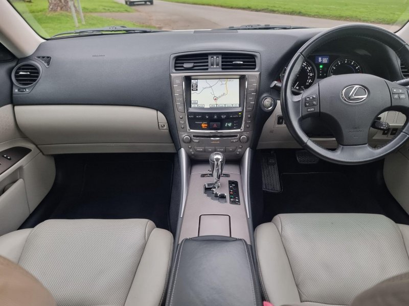 LEXUS IS