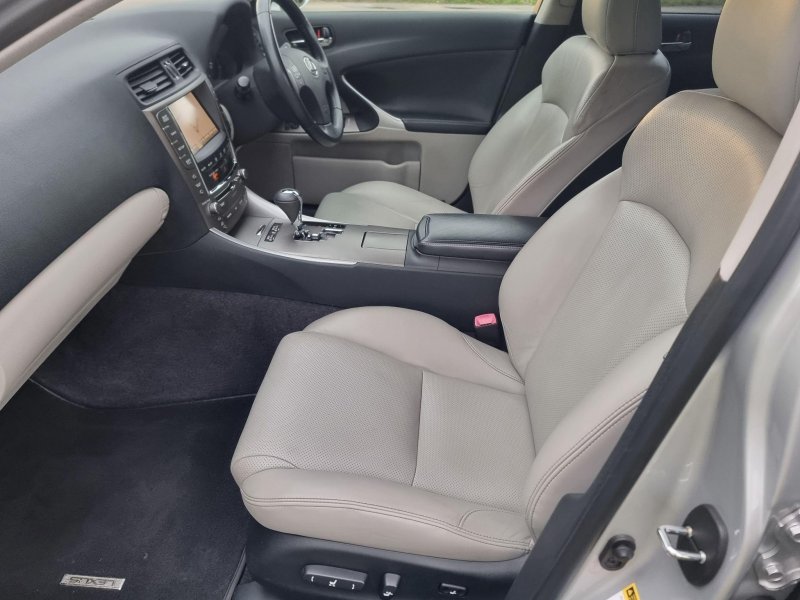 LEXUS IS