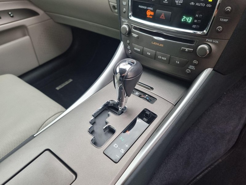 LEXUS IS