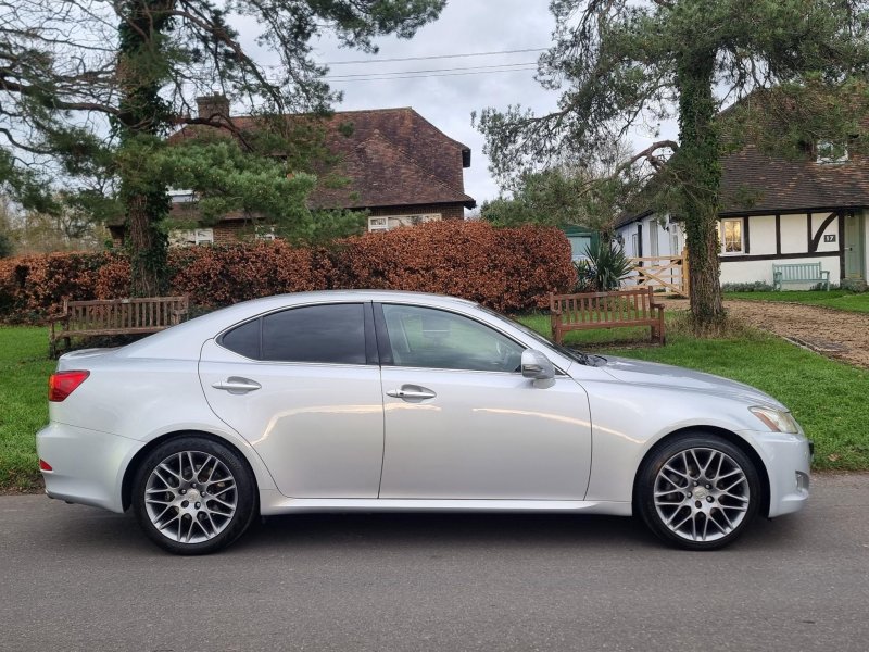LEXUS IS