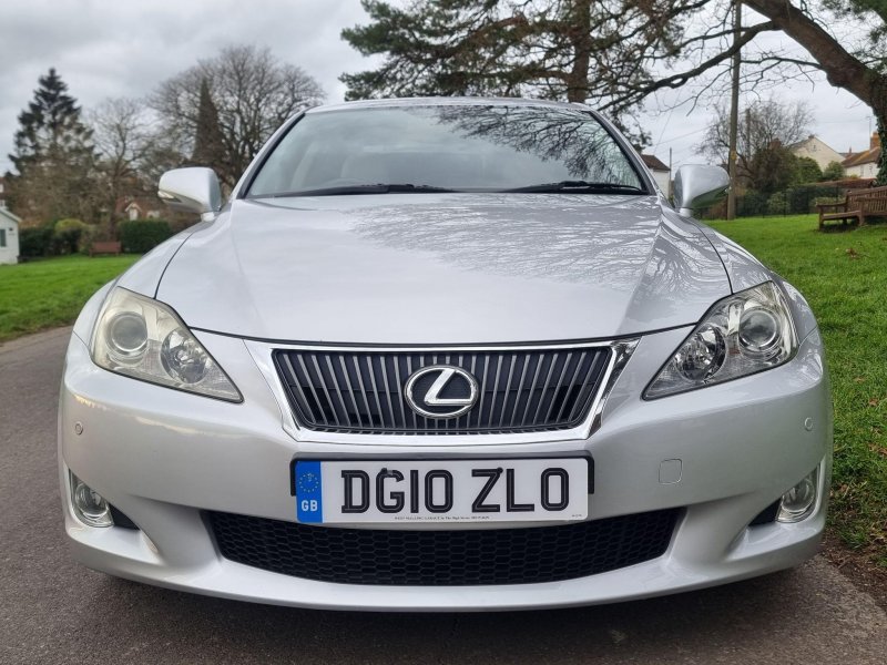 LEXUS IS