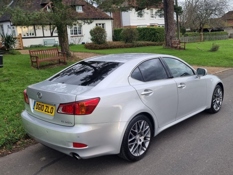 LEXUS IS