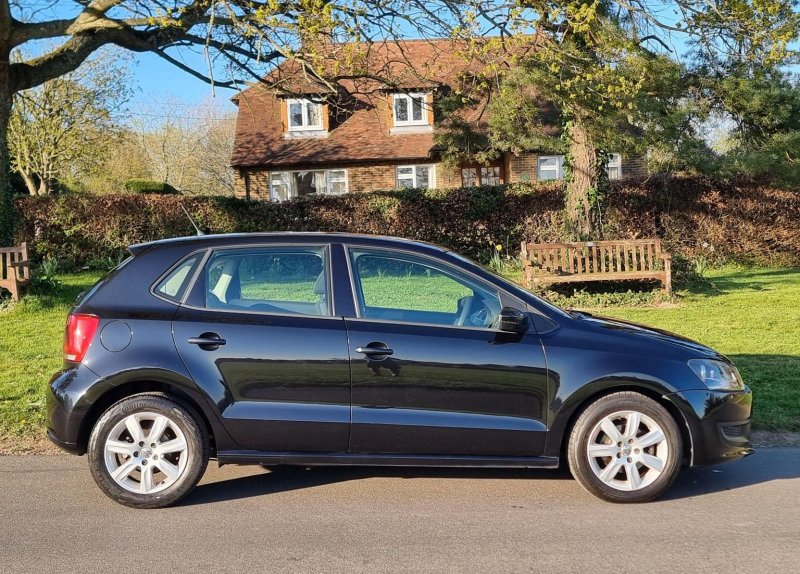 VOLKSWAGEN POLO