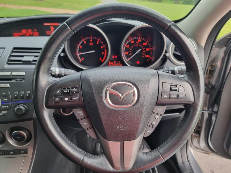 MAZDA MAZDA3