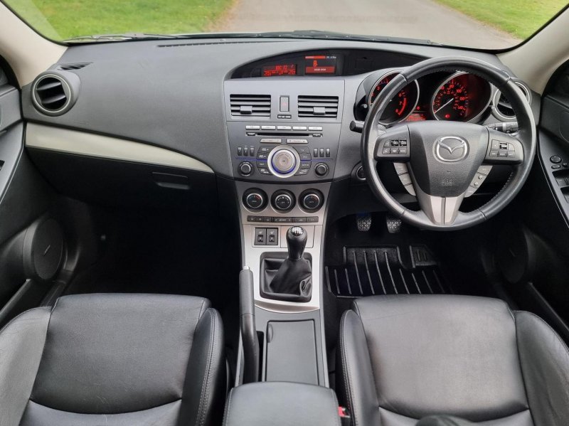 MAZDA MAZDA3