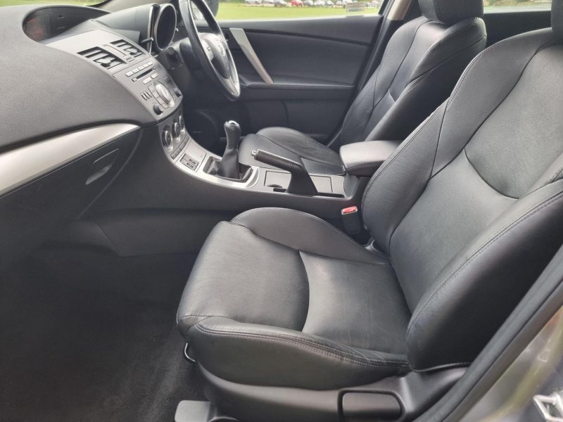 MAZDA MAZDA3