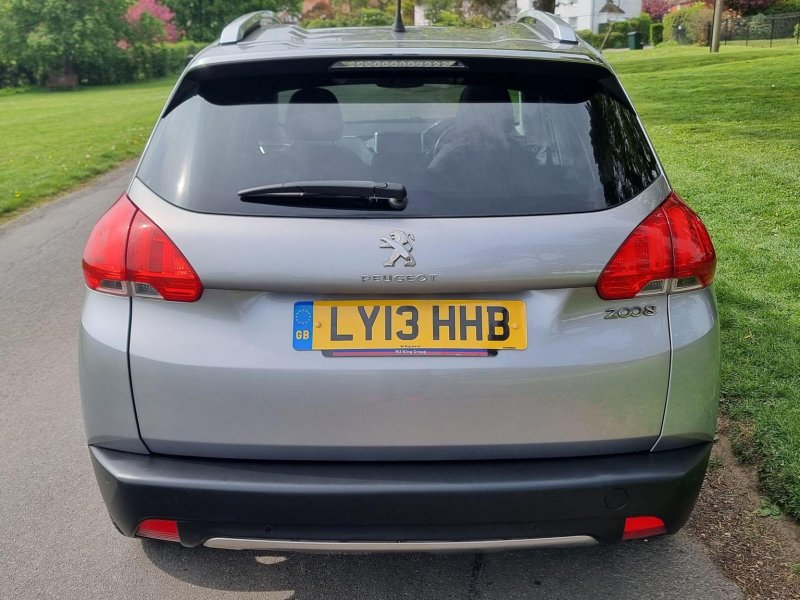 PEUGEOT 2008