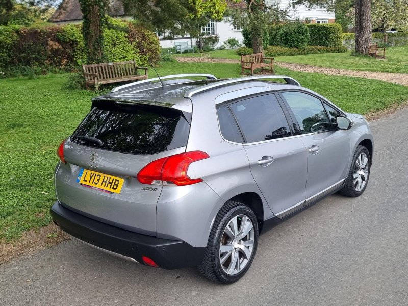 PEUGEOT 2008